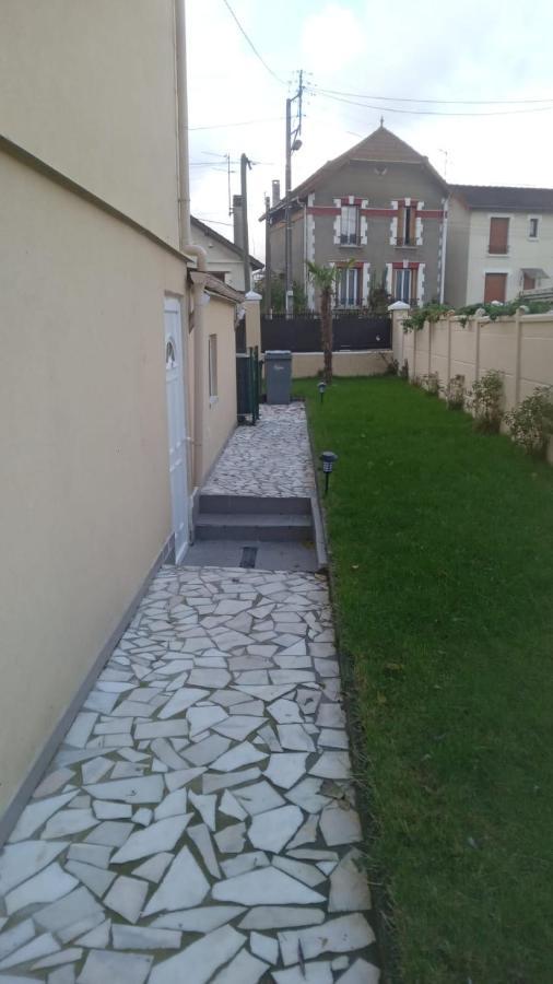 Joli Appartement De Vacances Écouen Buitenkant foto