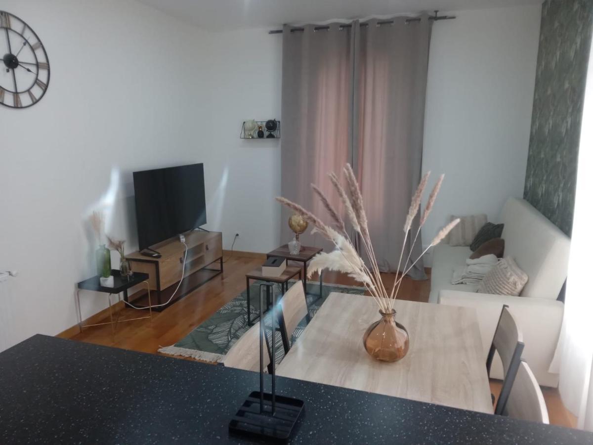 Joli Appartement De Vacances Écouen Buitenkant foto